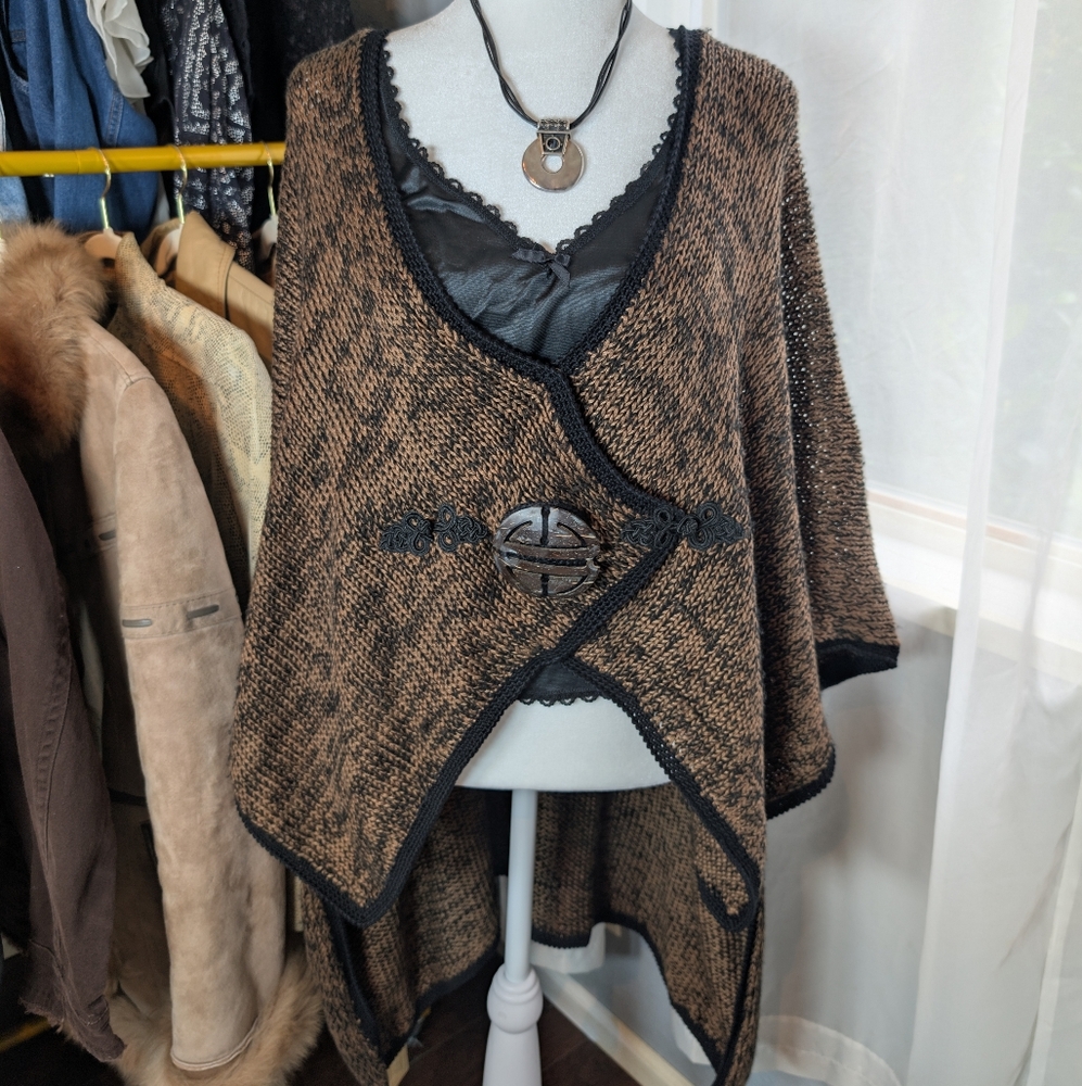 Soft Surroundings Knit Poncho Shawl With Toggle Closure